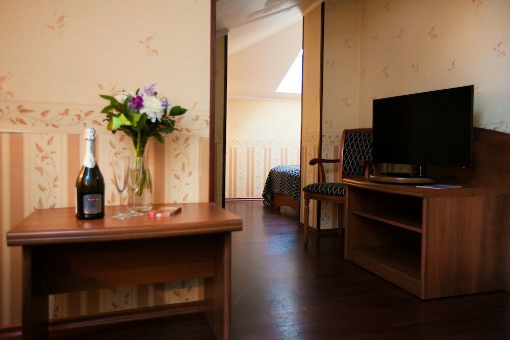 Гостиница Купеческий клуб Бор-107