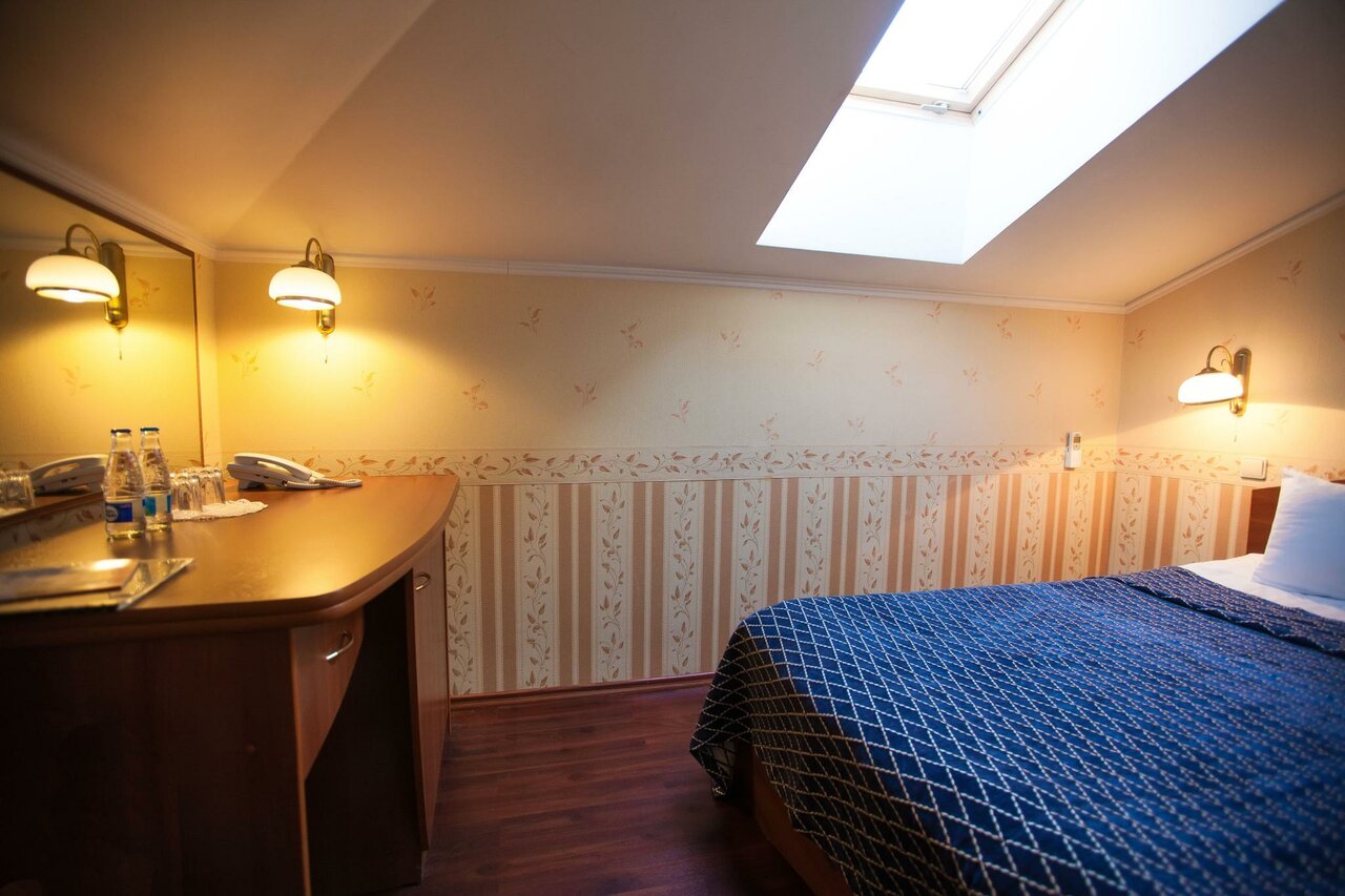 Гостиница Купеческий клуб Бор-135