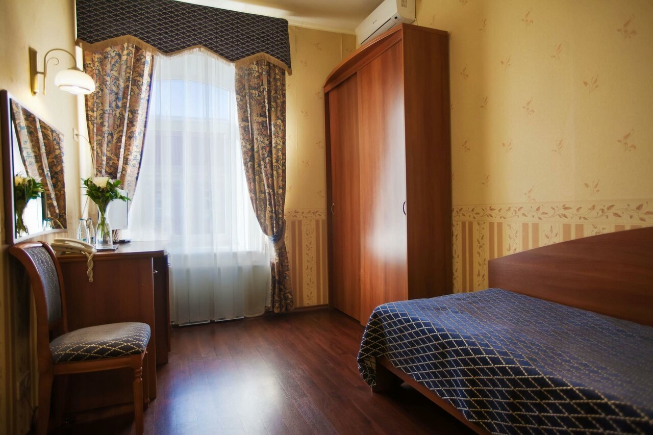 Гостиница Купеческий клуб Бор-180