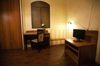 Гостиница Купеческий клуб Бор "Эконом-класc" (2 чел.)-4