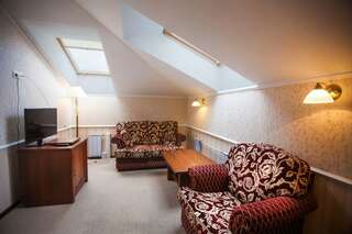 Гостиница Купеческий клуб Бор Lux "Купеческие палаты" Мансарда (2 чел.)-4