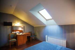 Гостиница Купеческий клуб Бор "Double Мансарда" (2 чел.)-1