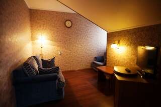 Гостиница Купеческий клуб Бор "Junior suite" (2 чел.)-4