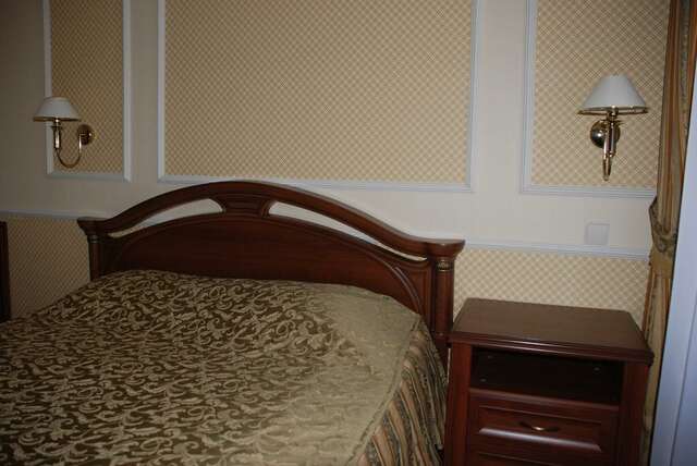 Гостиница Купеческий клуб Бор-147