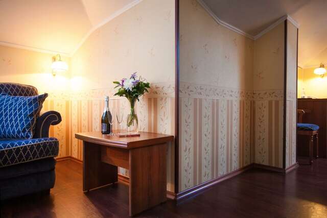 Гостиница Купеческий клуб Бор-84