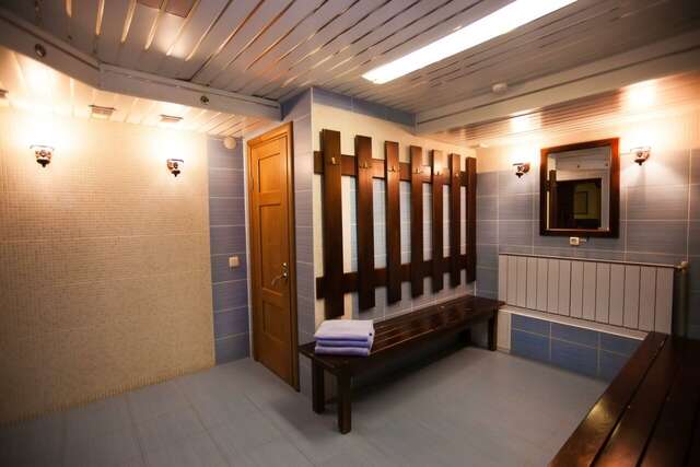 Гостиница Купеческий клуб Бор-127