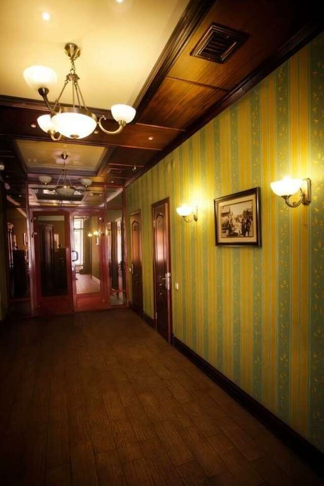 Гостиница Купеческий клуб Бор-13