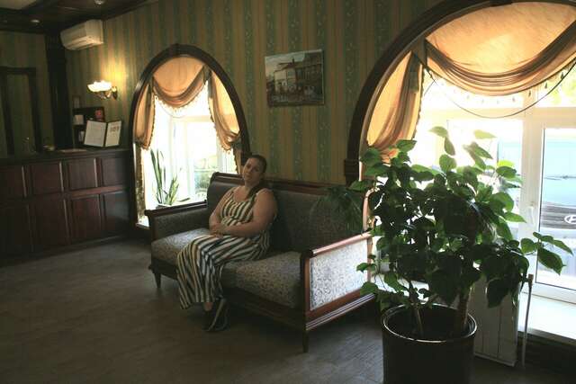 Гостиница Купеческий клуб Бор-243