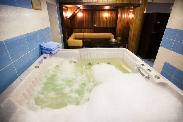 Гостиница Купеческий клуб Бор-33