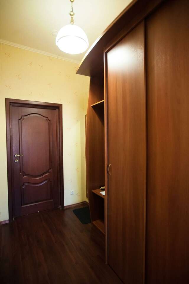 Гостиница Купеческий клуб Бор-172