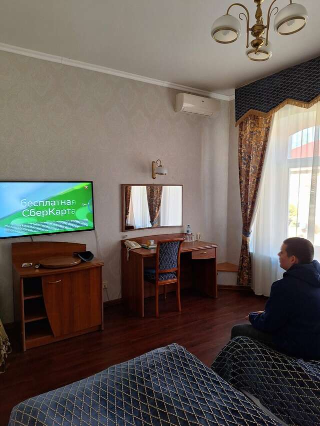 Гостиница Купеческий клуб Бор-244